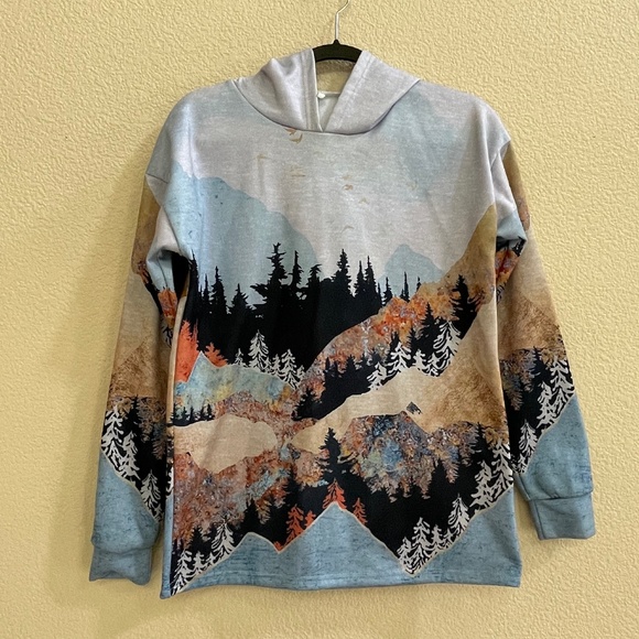 Cozy Graphic Mountain Hoodie - Picture 3 of 7